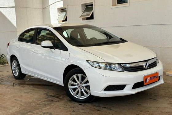 HONDA CIVIC 1.8 LXS 16V FLEX 4P AUTOMÁTICO